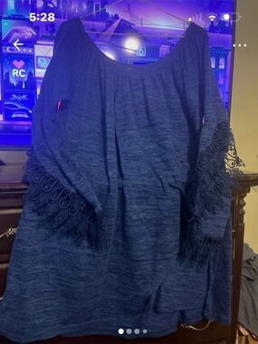 win win 2XL Navy Blue Lace Sleeve Boho Top